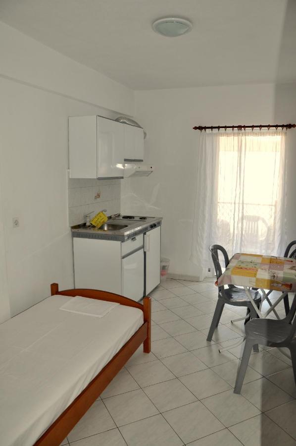 Apartments Stavroula Ηospitality ヴラスナ 部屋 写真